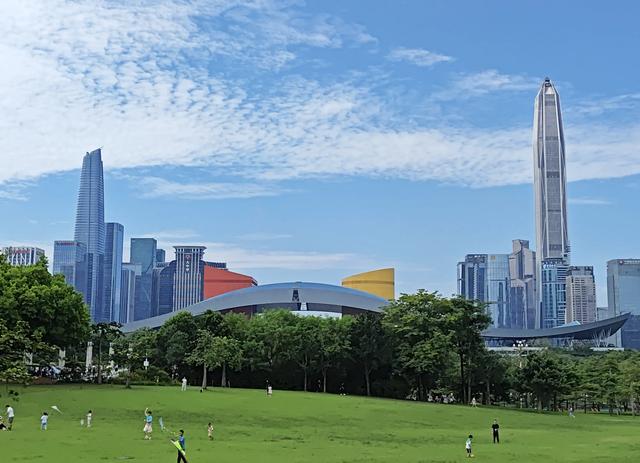 到深圳旅游必逛的公园,深圳莲花山公园究竟有多美?