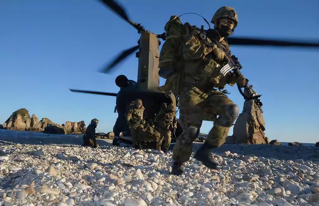 “大佐”要回来了？日本居然要恢复二战军衔制，这是想翻天？