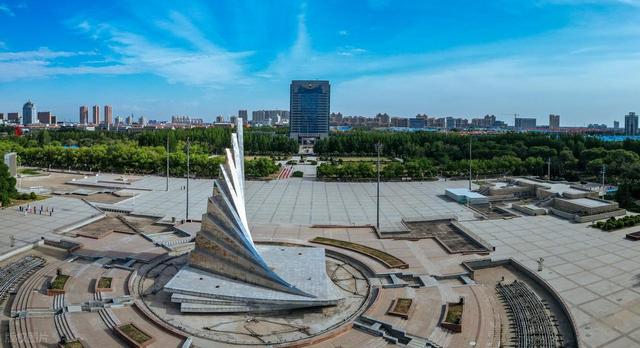 继哈尔滨之后，黑龙江又一“黑马城市”要起飞，比鹤岗更有底蕴