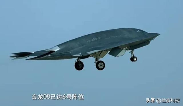 出大事了	，外媒钻研攻击-11和歼20S组合弱点，得出结论让人难信！