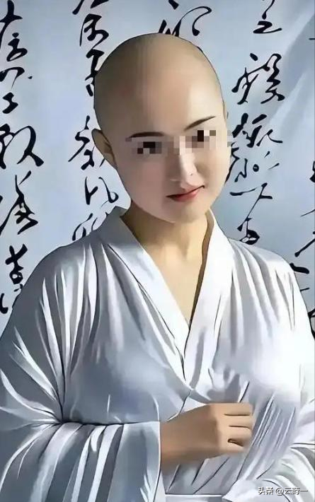 揭秘尼姑庵真相：表面佛门实则妓院，穿黑丝戴假发，香客人来人往