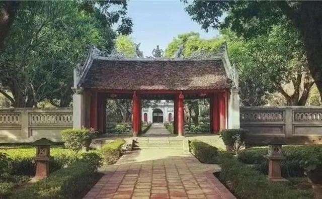 走进越南河内文庙-国子监