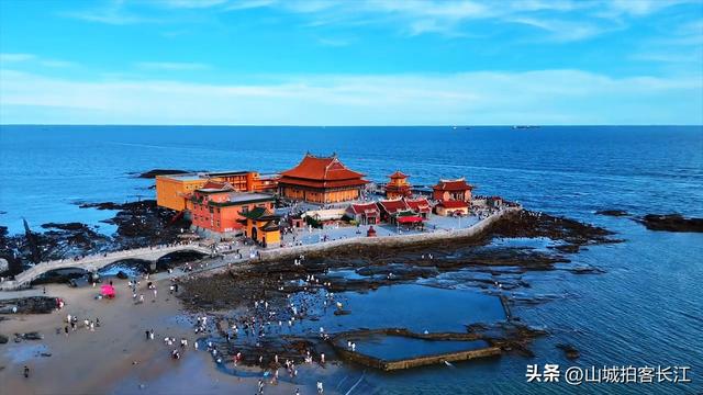 中国这座城市，GDP超万亿却没有地铁，凭啥让游客来了就不想走？