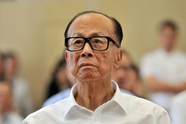 李嘉诚97岁生日第3天，巴拿马终于出手了，卖国果然没有好下场