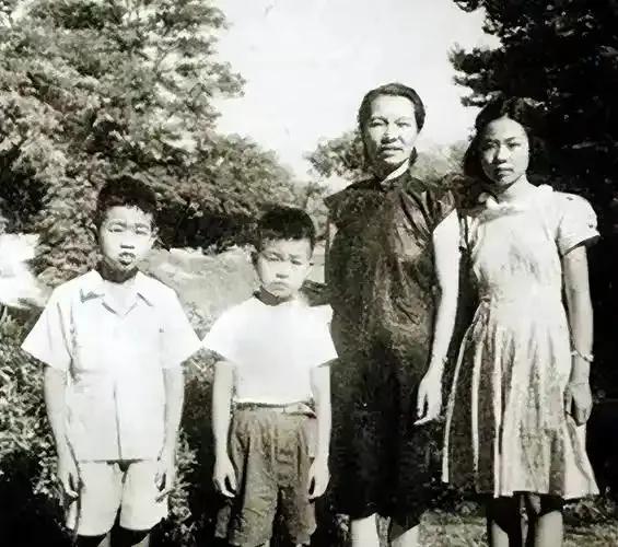 这才是烈士朱枫的真实的样貌,不是演员扮演,货真价实的罕见照片