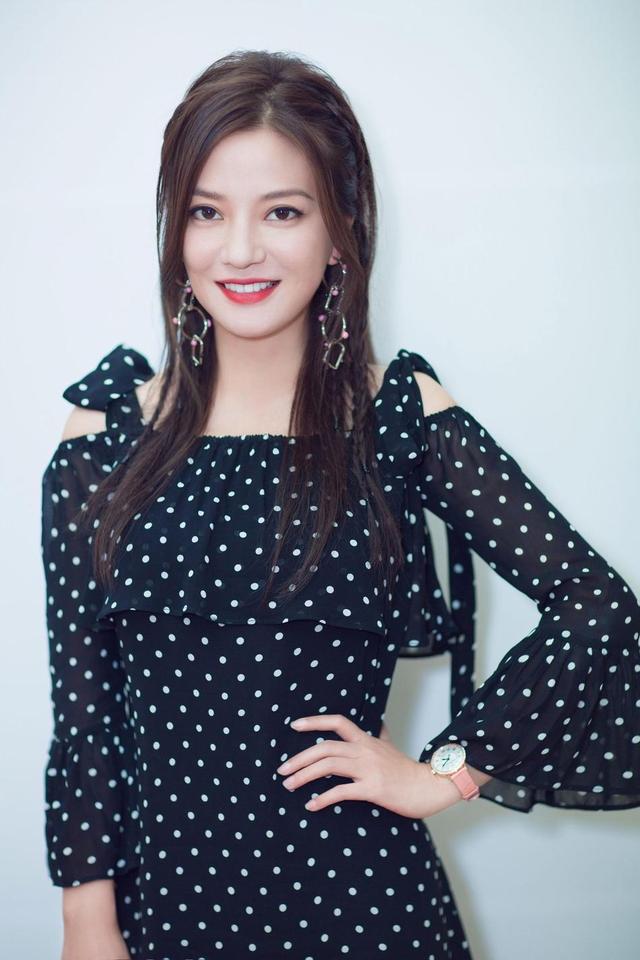 封杀4年，赵薇做梦也没想到	，如今56岁哥哥竟成了自己的“救赎	”