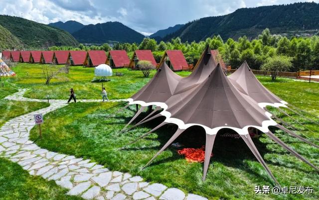 扎古录帐篷营地解锁高原生态旅游新体验