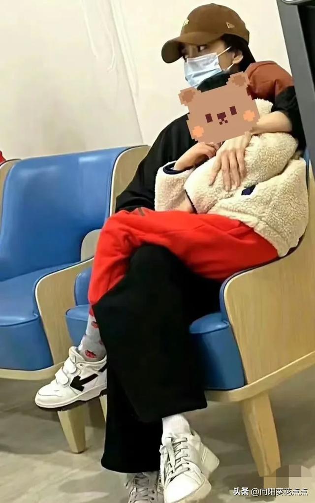 黄晓明看到这张照片得后悔了吧，素颜状态下的杨颖，竟然那么美！