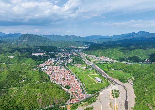 湖北有一个避暑胜地，人少景美、气候凉爽，被誉为华中凉都
