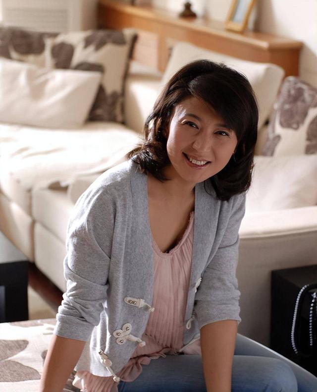 闫学晶就这样改写了自己的结局	，留下的3个疑问，是时候该解开了