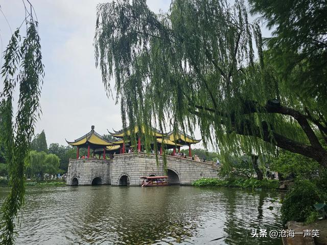 廋西湖的五亭桥，美如亭亭玉立的少女