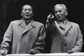 44年有人提议军队改名为“解放军”，毛主席不赞成，事后才知高明图片