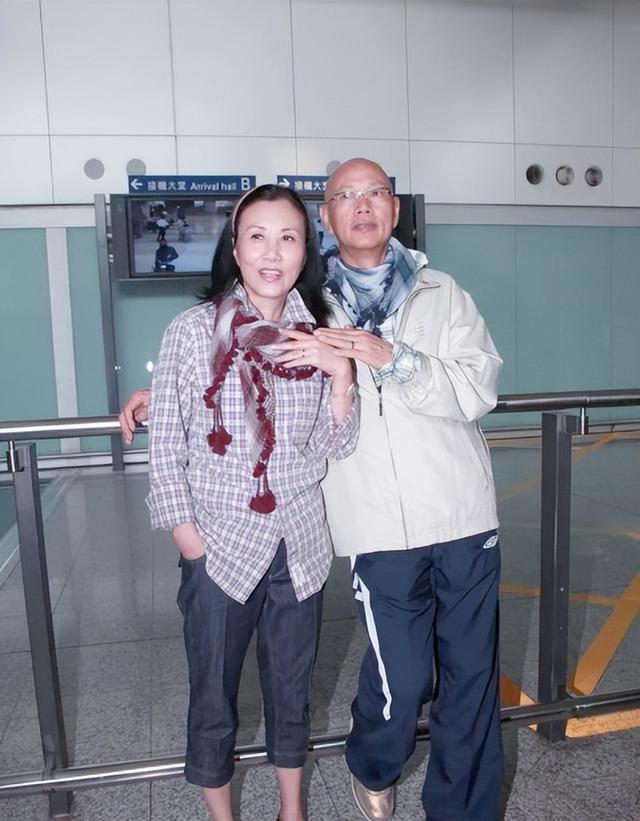 终于发火了！汪明荃指责老伴罗家英：胡说八道，大嘴巴，不尊重我
