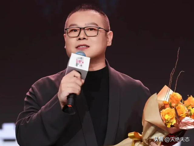 北京这一夜，官宣新身份的岳云鹏，彻底颠覆了大众对他的固有认知