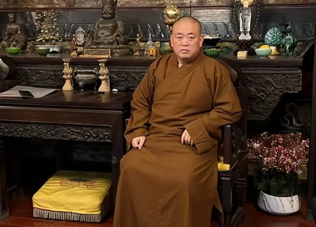 释永信被捕仅10天，他身上的三个疑点被解开，私生子身份浮出水面