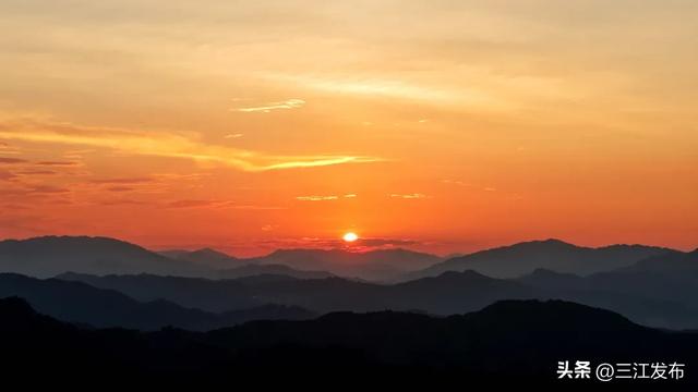 霞映三江口 风光美如画