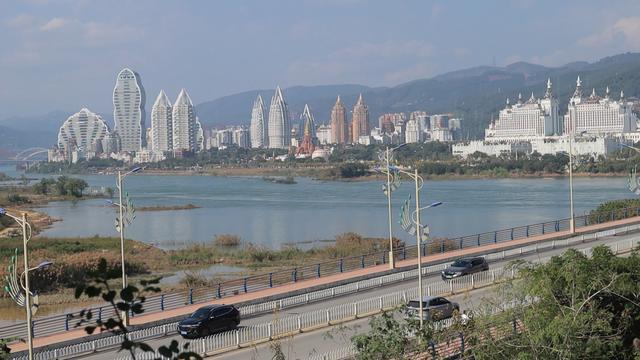 勐泐故王宫遗址，800年前的傣族王城所在地，佛塔下埋藏佛祖舍利