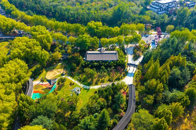 深秋泰安陡山河