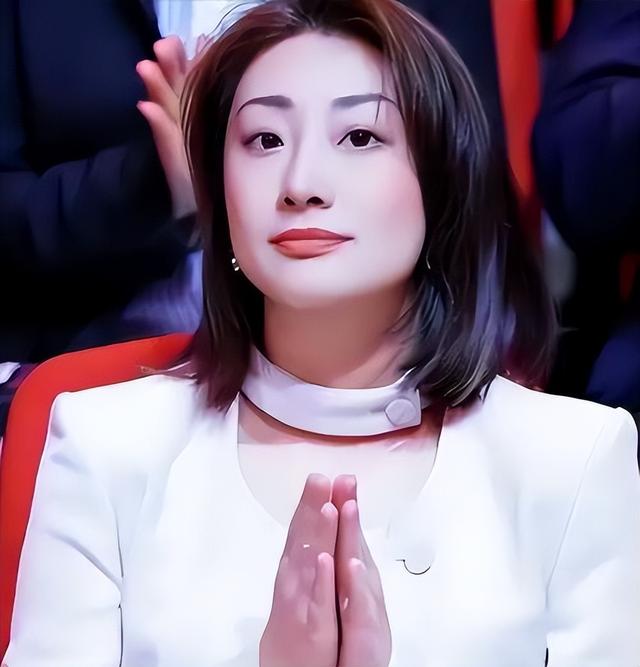 辞去董事长仅3个月，宗馥莉官宣新身份，宗泽后和整个商界沉默了