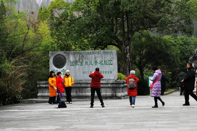 贵州：畅游安顺风光，感受黔中民俗！