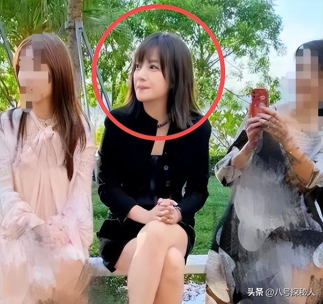 落地凤凰不如鸡！赵薇回老家探亲，全副武装包裹，不敢露脸怕见人