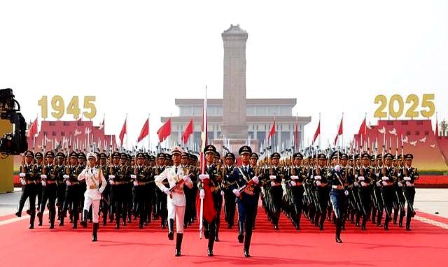 朝外相飞抵中国，有2件事要办！金正恩在阅兵前打出关键牌