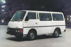 “开上小解放，潇洒走四方”，九十年代的公务车——解放CA6440图片