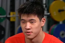 孙佳俊采访失声，潘展乐再度“接力”。言辞霸气，不落俗套！图片