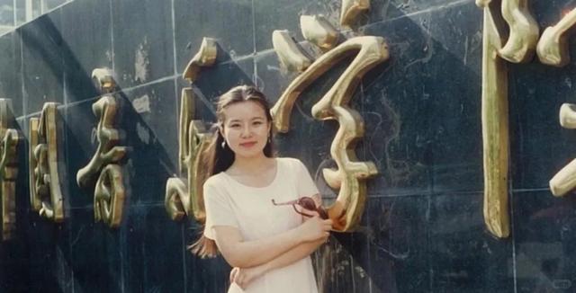 龚琳娜离婚前卑微得可怕:独守空房5年,模仿小三送礼物讨好前夫