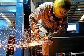 想当焊工，您需具备这几个证书！图片