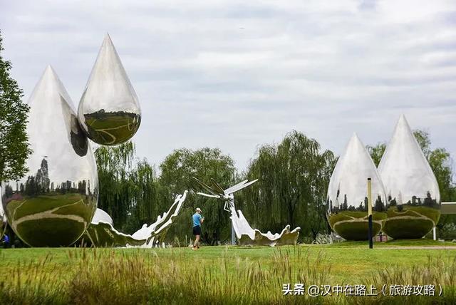 汉中湿地公园的秋已上线，随手拍都是治愈感！