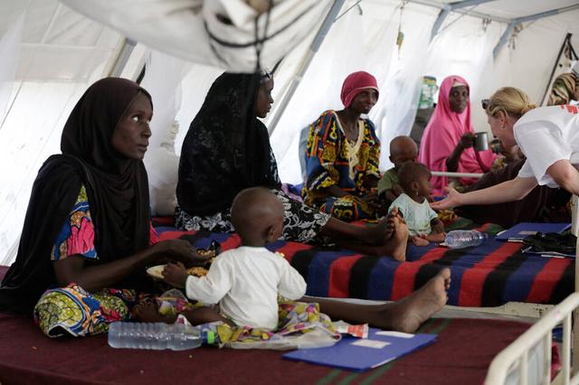 特朗普下令“最大攻势	”！美军越洋发动空袭，ISIS武装遭重创！