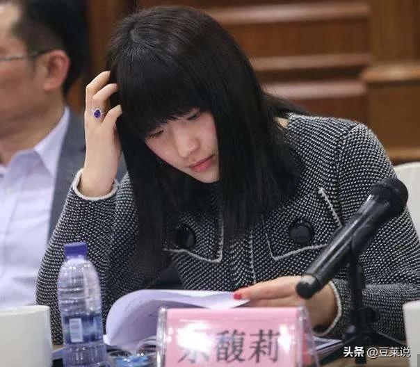 宗馥莉事件最新进展！直接将弟弟们从公司除名！态度强硬不惯着！
