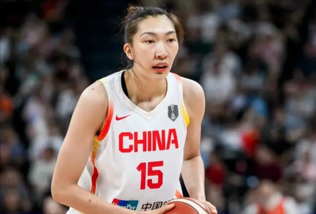 女篮丢冠后恐大换血！6大国手恐离队：杨力维李缘或告别国家队？