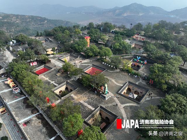 陕州地坑院：地平线下的奇妙之旅