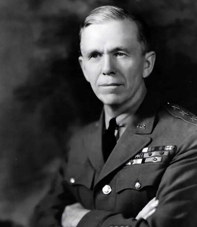 蒋介石晚年曾痛骂：我丢掉大陆怪不得别人，罪魁祸首就是这二人