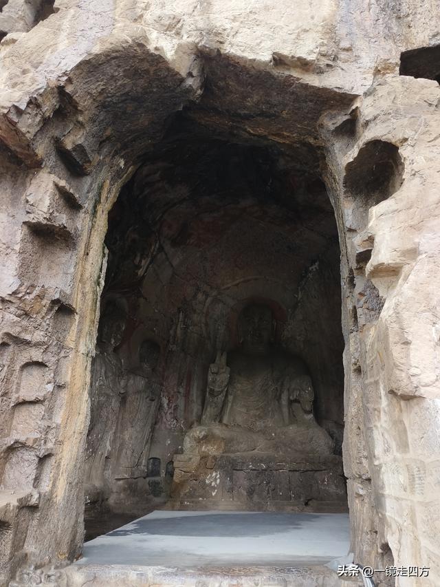 雨中游览“中国三大佛教石窟艺术宝库”之一的洛阳龙门石窟（上）