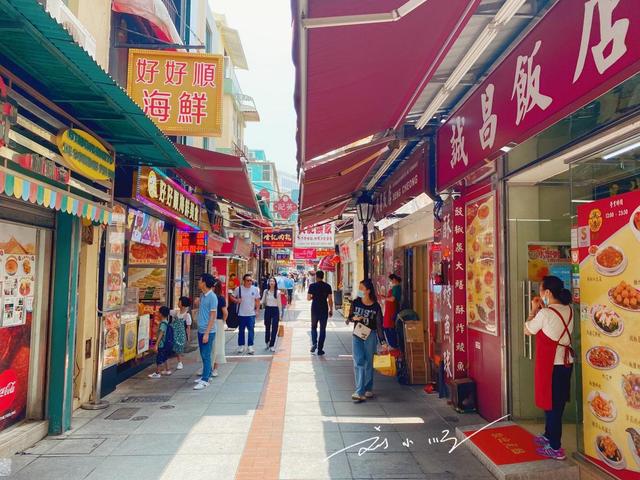 澳门有条“著名”美食街，全长仅121米，游客都来这里买手信？