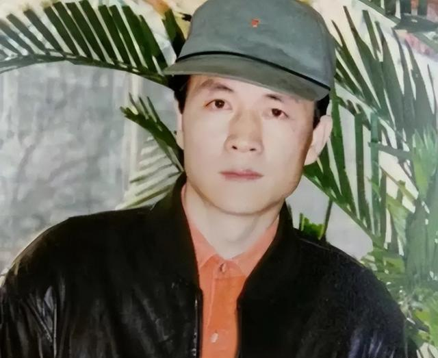 原来他早已去世，15岁演戏44岁走红，47岁患癌离世	，哥哥是熟面孔