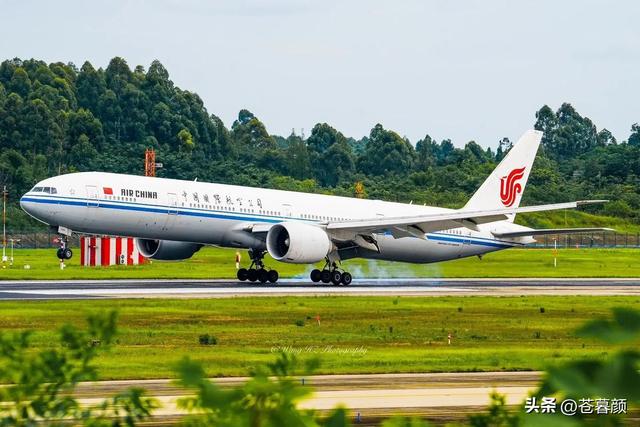 日本高官抵达北京，落地后眉头紧锁，中方通知日本，不见高市早苗