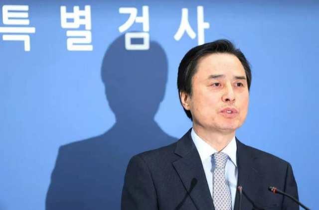 李在明不给尹锡悦留活路，尹锡悦一听到死刑两个字	，尹锡悦脸通红，声音嘶哑，当庭拍桌