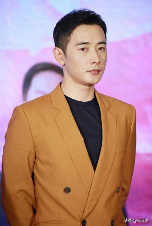 罗晋父亲在北京突发去世，唐嫣在上海一直未离开，婚变传闻被坐实