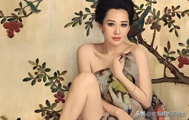 她一生 “风流成性、老少通吃”，撩汉无数，现如今56岁依旧单身