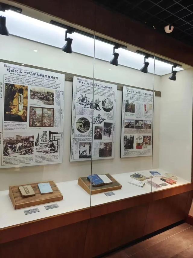 跟着影视游市南丨于《如歌的行旅》，寻访老舍的市南足迹