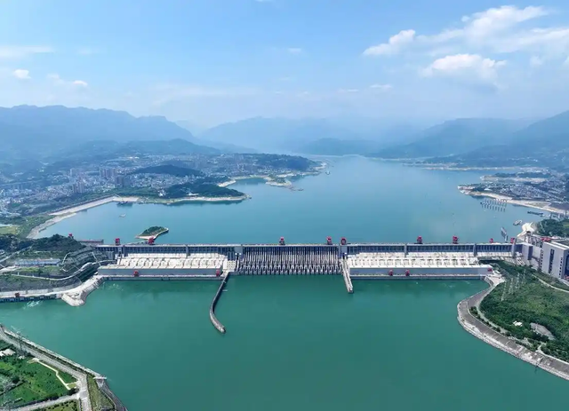 三峡大坝“账本”出炉：运行了20余年，当初2500亿投入回本了吗？