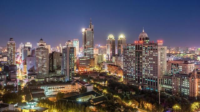 中国最大的省会，相当于26个深圳，被誉为东方小巴黎