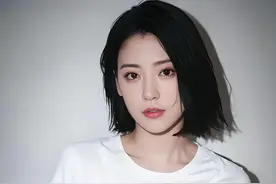 日本演员三吉彩花图片