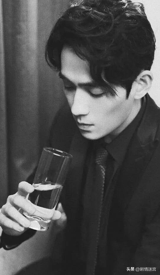 悬疑剧《镇魂》：白宇、朱一龙、辛鹏、高雨儿、李砚领衔主演