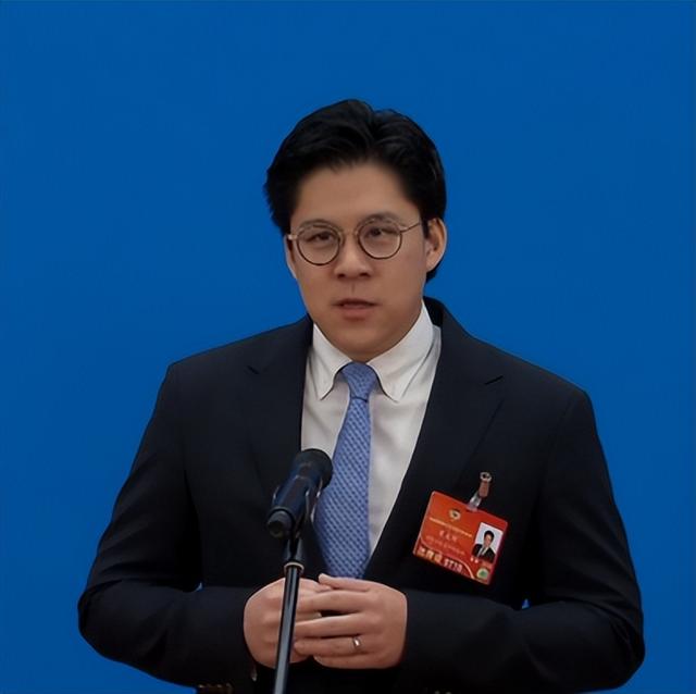 霍启仁举行婚礼，大嫂郭晶晶缺席，让人讨厌的事情发生了