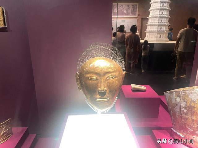 参观内蒙古博物院新馆
